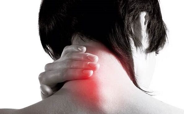 Πόνος στο λαιμό με οστεοσύνθεση